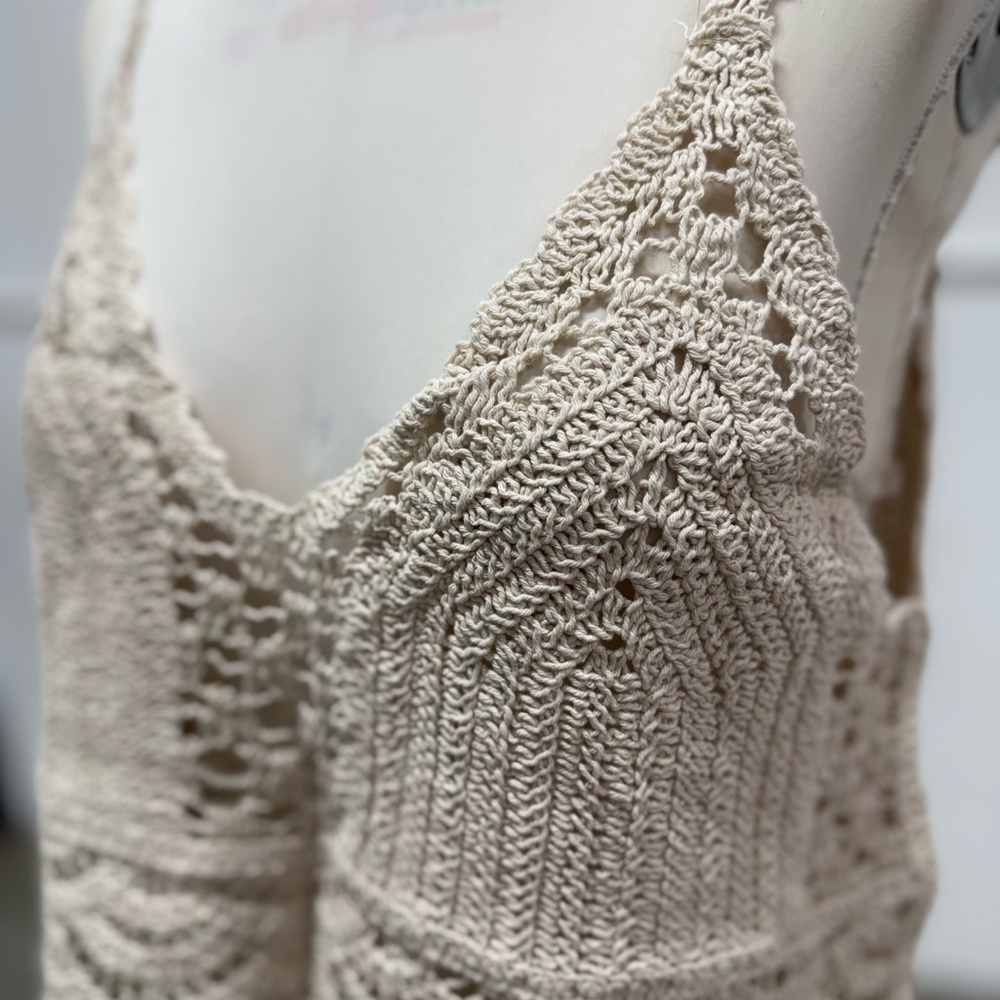 BLUE TASSEL: NWOT Crochet Lace Tank Top - Picture 9 of 9